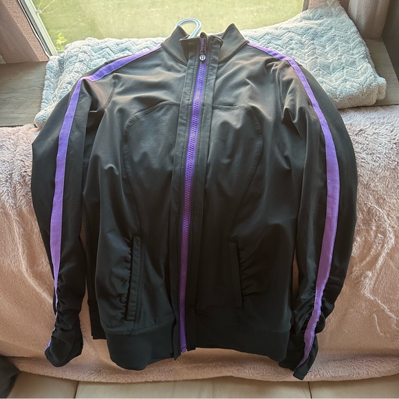 Rare Lululemon Competition Jacket - Picture 4 of 13